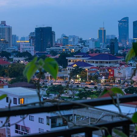 Botum Palace Hotel Phnom Penh Eksteriør bilde