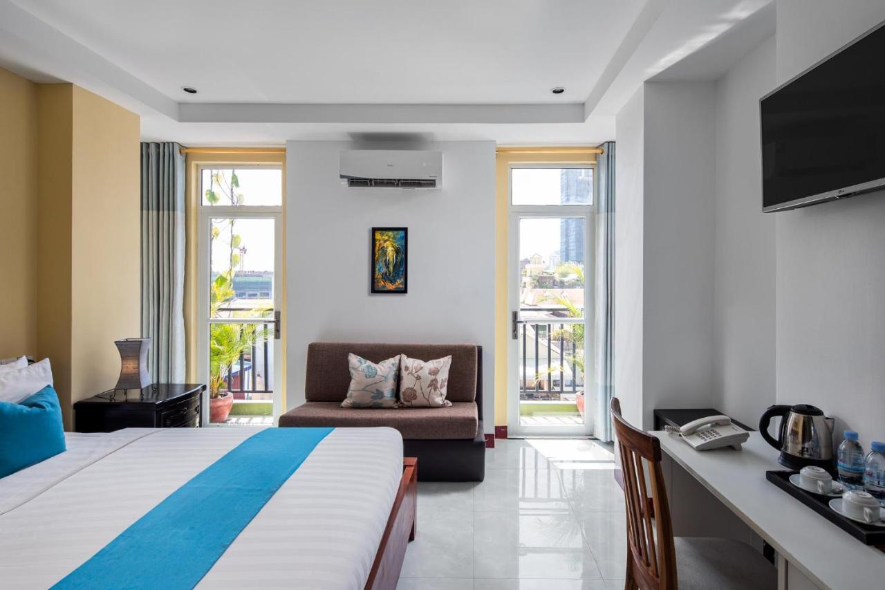 Botum Palace Hotel Phnom Penh Eksteriør bilde