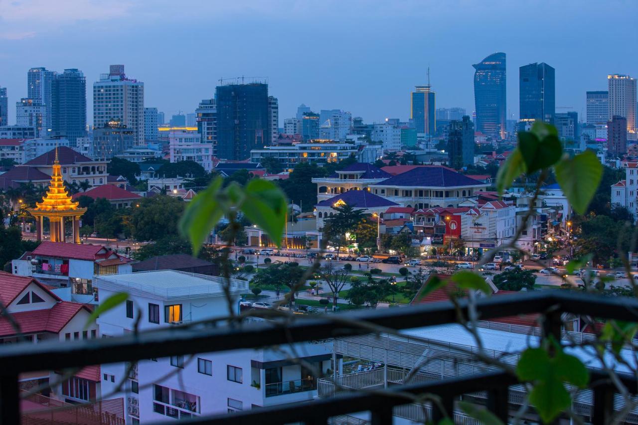 Botum Palace Hotel Phnom Penh Eksteriør bilde