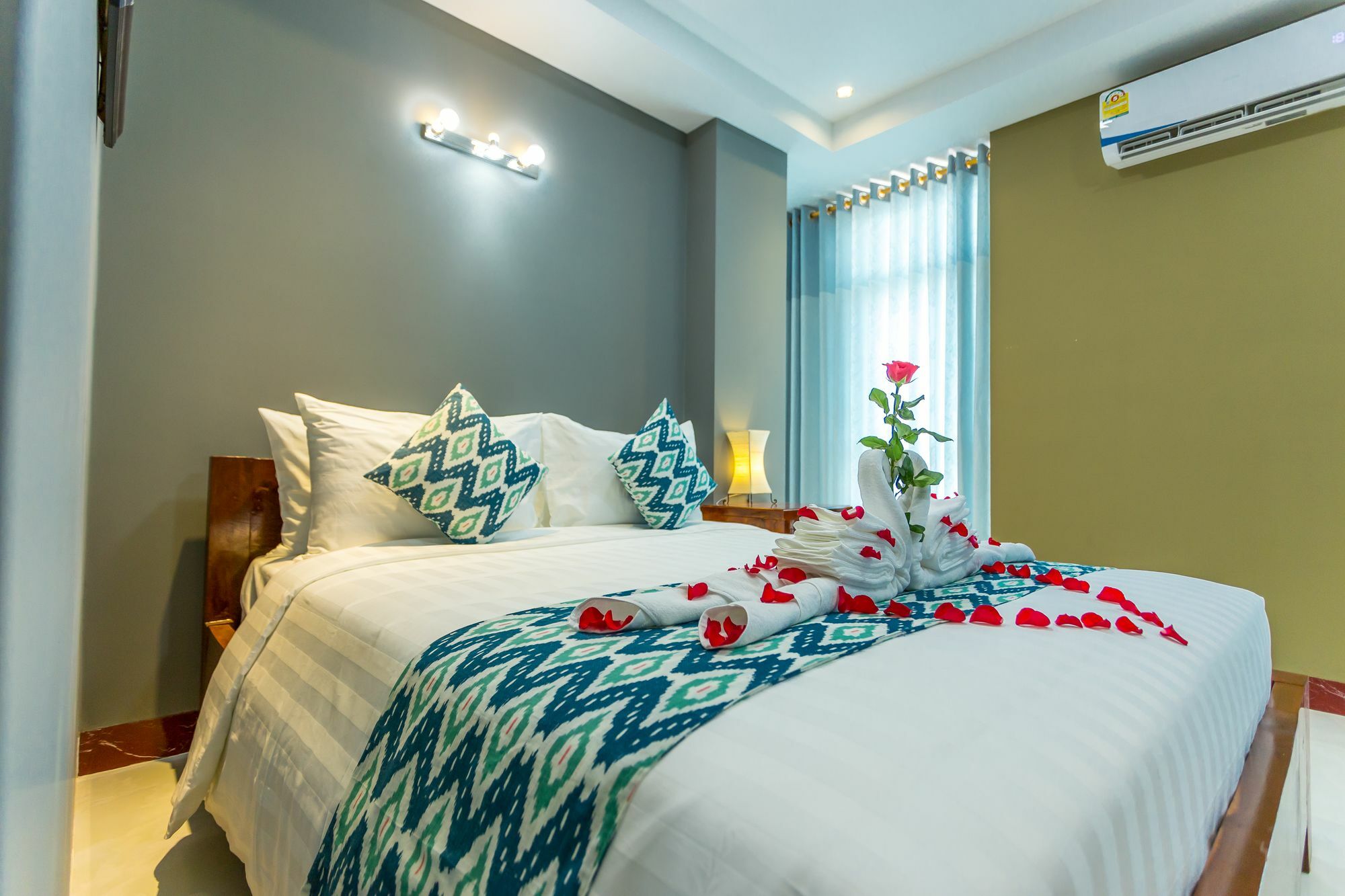 Botum Palace Hotel Phnom Penh Eksteriør bilde