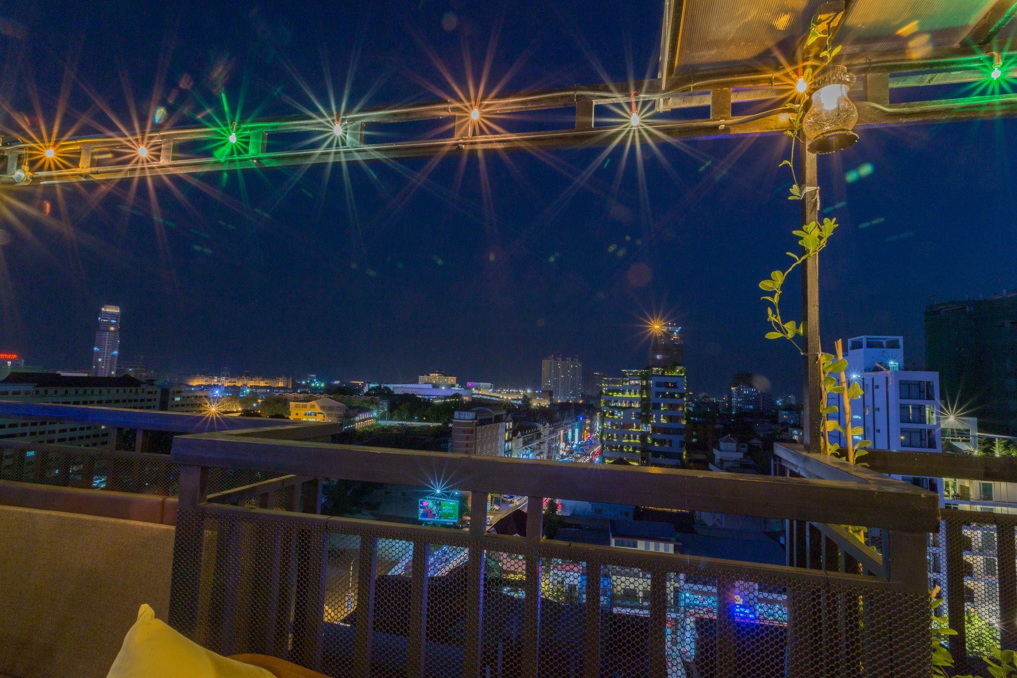 Botum Palace Hotel Phnom Penh Eksteriør bilde