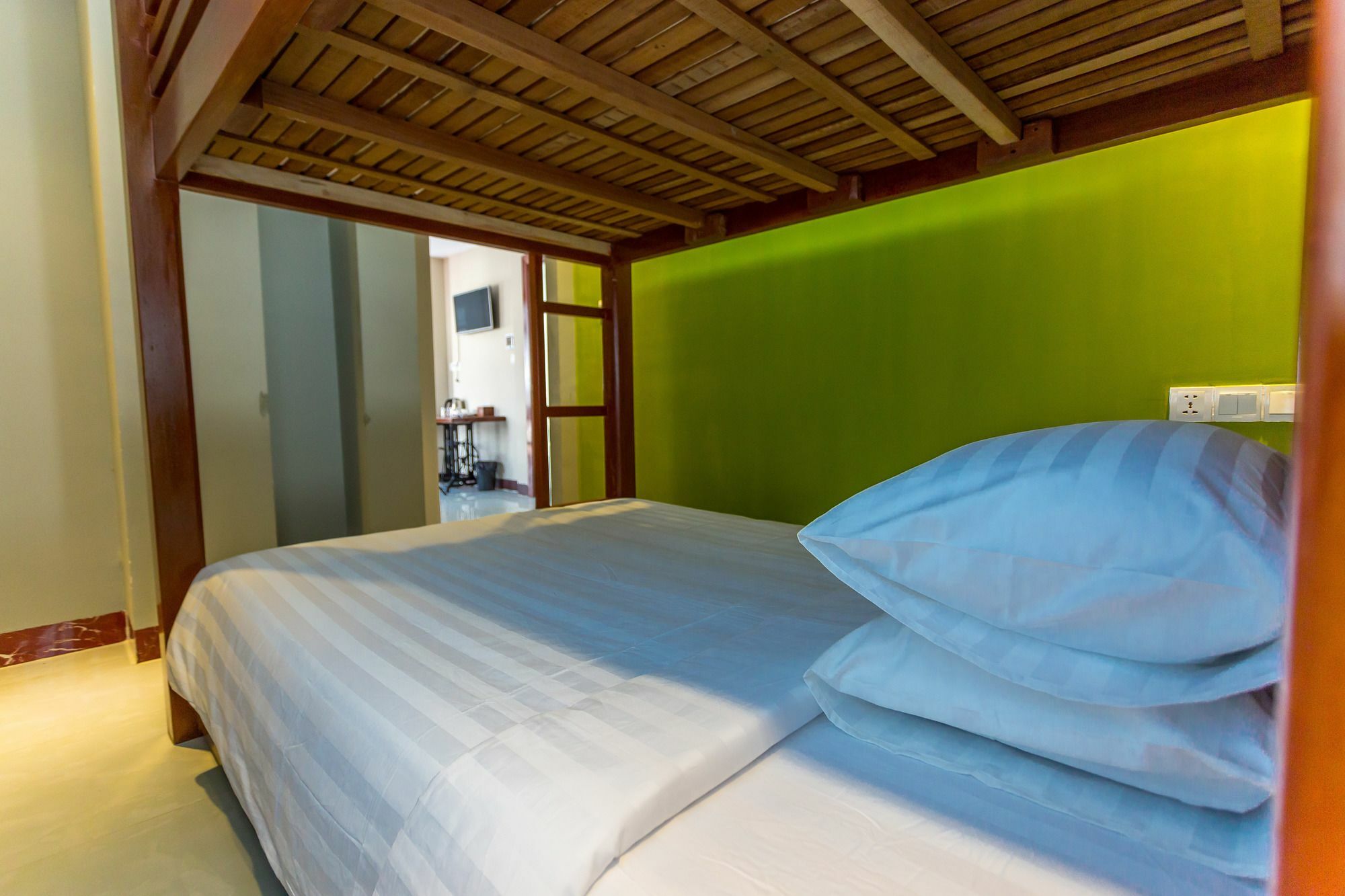 Botum Palace Hotel Phnom Penh Eksteriør bilde